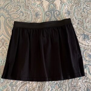 Sporty Black Women's Skirt, size large, runs small
